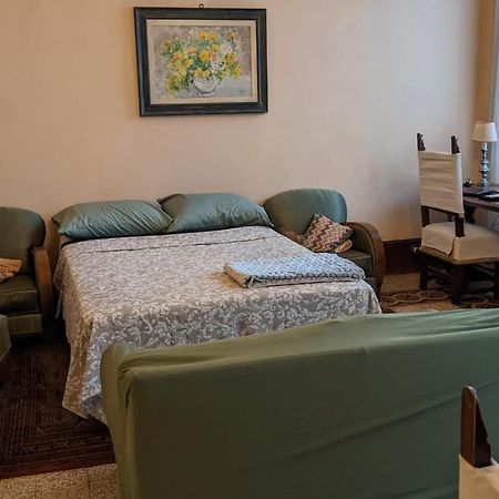 Double Bedroom In Beautiful 30'S Style Apartment Florencie Exteriér fotografie
